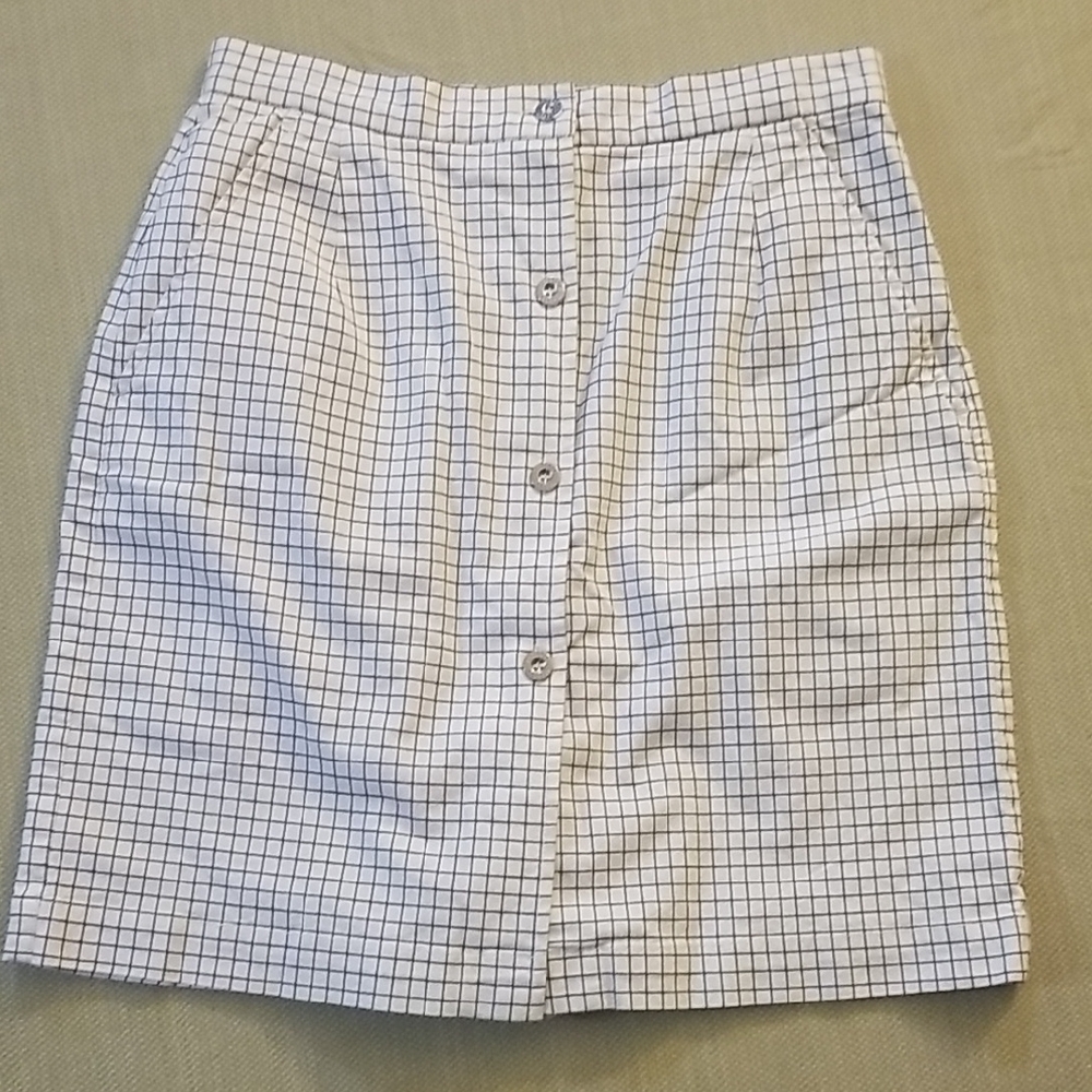 Liz Claiborne Checkered White Skort